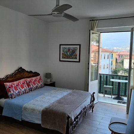 Retro' Beb Bed & Breakfast La Spezia Oda fotoğraf